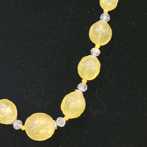 Vintage Acrylic lemon yellow beads and crystal necklace - Picture 2 of 3